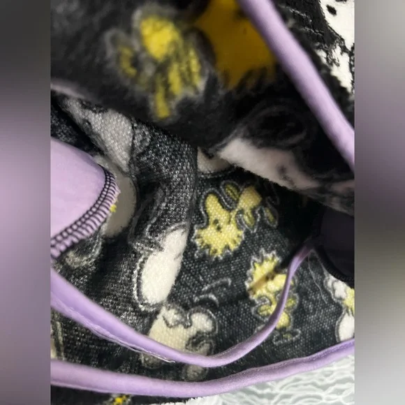 Peanuts Snoopy Fleece Black Sweater Womens Size Small - Picture 6 of 6